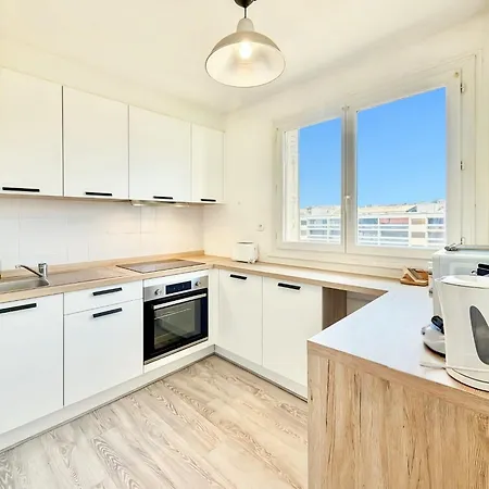 Apartment La Pupille De La Nation D'aurillac, 4 Pers, Wifi